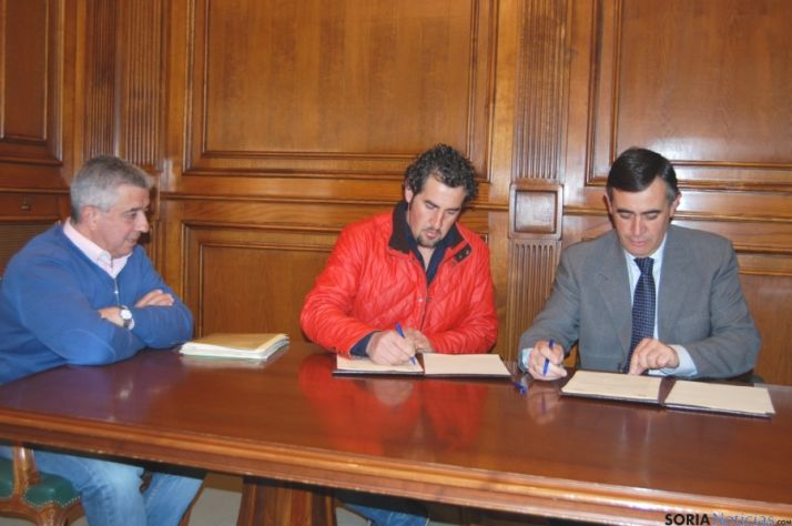 Firmantes del convenio vaca serrana.
