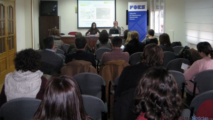 Una treintena de asistentes en la jornada de FOES.