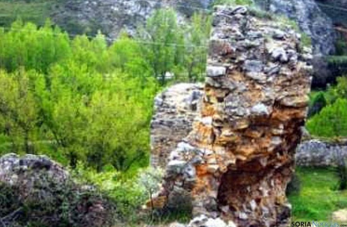 Restos de una de las torres. / AAMN