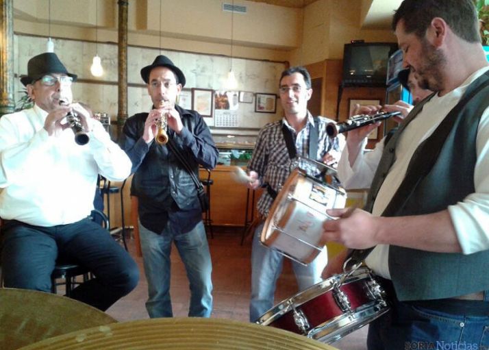 Gaiteros este sábado en Almazán. / SN