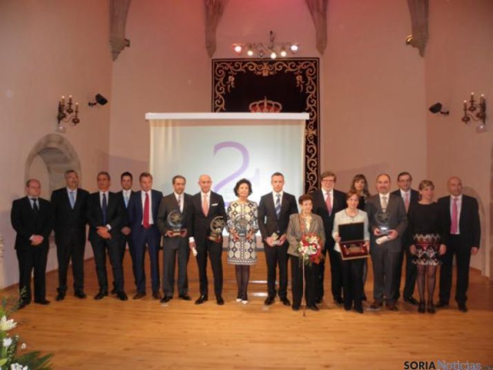 Premiados y representantes de FOES