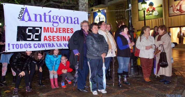 Componentes de Antígona en acto público en una imagen de archivo.