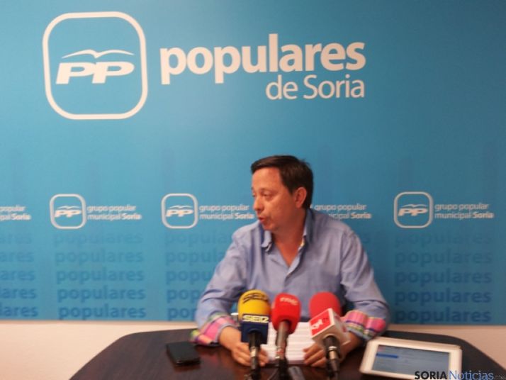 Adolfo Sainz en rueda de prensa