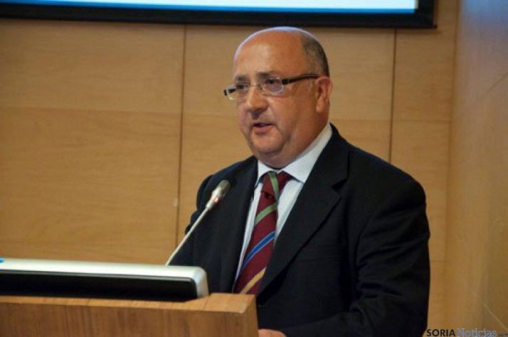 Luis Bobes, encargado de la ponencia.