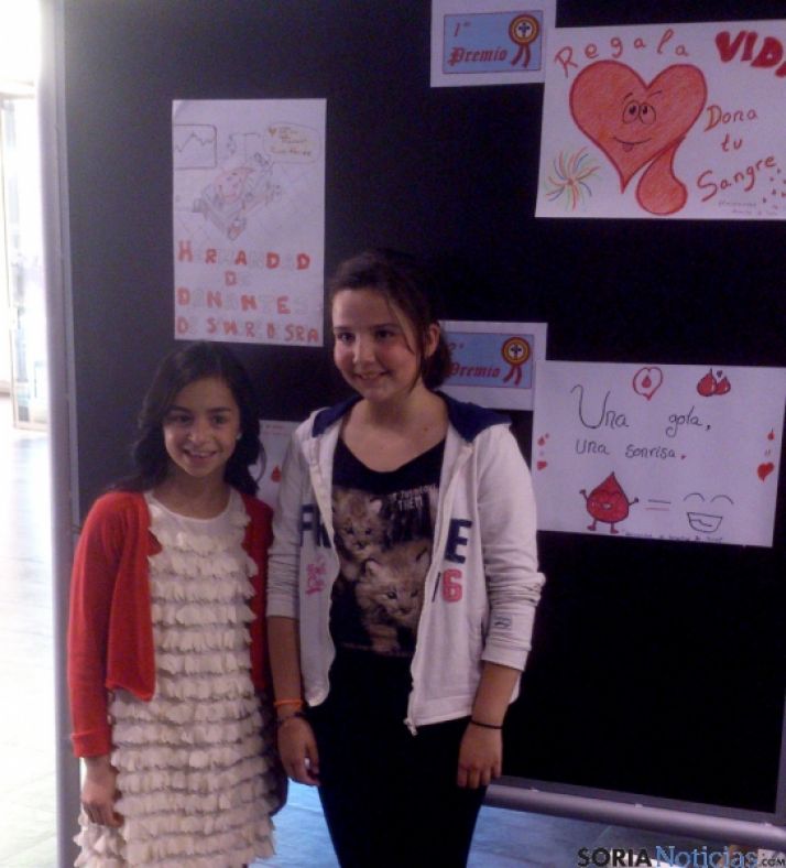 Alicia, a la izquierda.