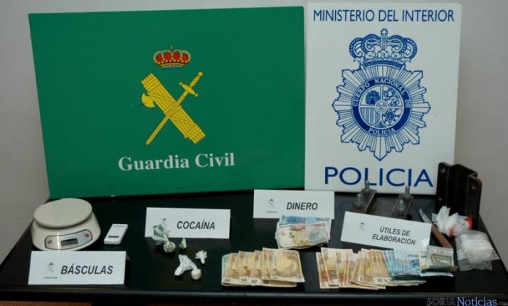 Droga y efectos incautados por la Policía y la Guardia Civil.