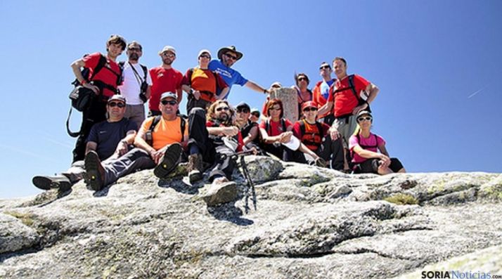 San-Bur en la cumbre de Siete Picos en junio 2013