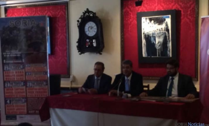 Presentación de los carteles de la feria