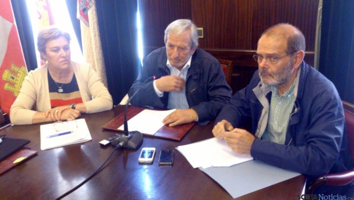 Frías (dcha.), Bárez y Yusta en la presentación de las visitas. / SN