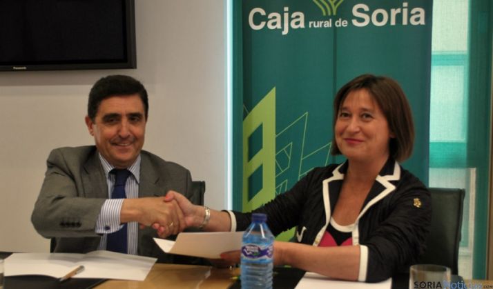 Martínez Izquierdo y Sánchez Barreiro en la firma del convenio. / SN