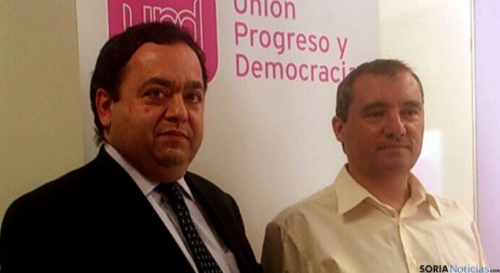Ruiz, (dcha.) junto al delegado de UPyD en Castilla y León Rafael Delgado. / SN
