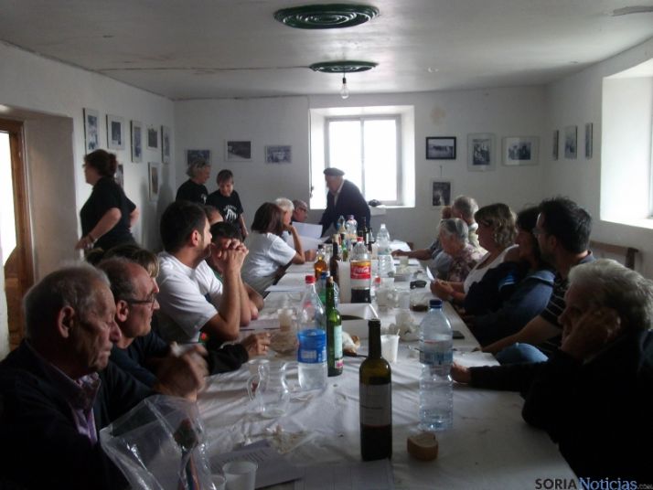 La hacendera sigue faenando en Sarnago. / AAS