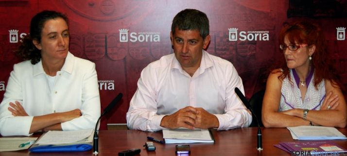 Fernández-Monasterio, Antón y Calvo, este martes en rueda de prensa. / Ayto