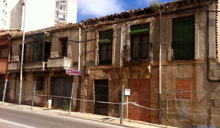 Estado de algunos edificios en la calle Hospicio.