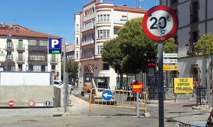Imagen de la plaza Jurados de Cuadrilla este lunes. / SN