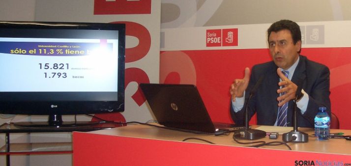 El diputado socialista Félix Lavilla este lunes. 