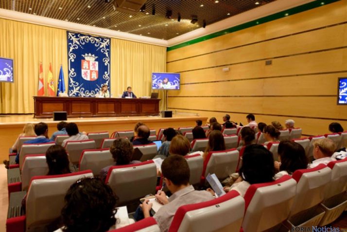 Conferencia con las ONG de la Comunidad