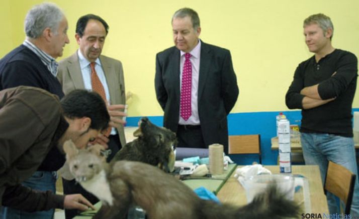 El delegado territorial visita el centro de formación agraria
