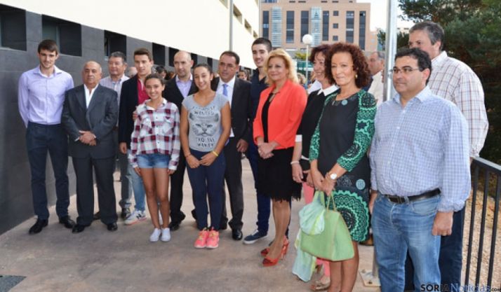 Corporación, vicepresidente de la Diputación, gerente de Camaretas Fitness, deportistas locales y otrosinvitados