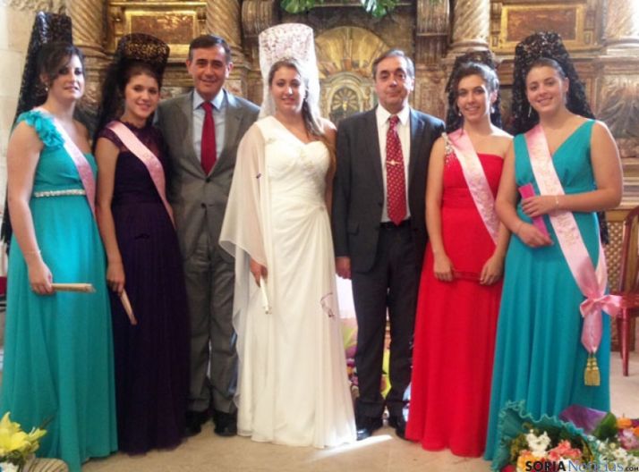 Presidente de la Diputación y alcalde, con la reina y damas