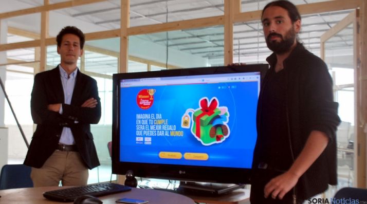 Juan Méndez, (izda.) y Daniel Hernández, en la presentación del proyecto. / SN