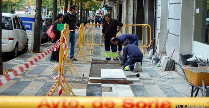 Obras en una acera de Mariano Vicén este martes. / Ayto.