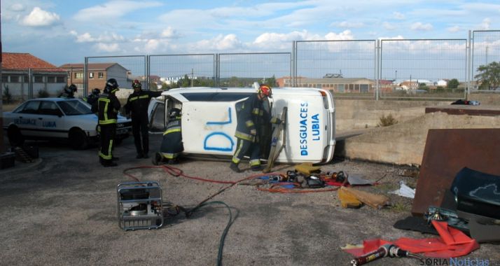 Bomberos de la Diputación en el curso. / Dip
