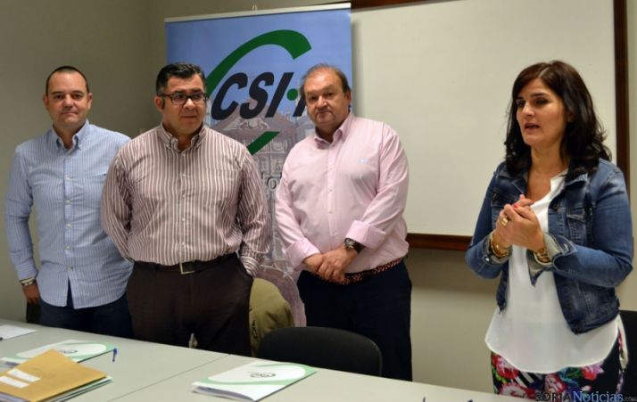 Pedro Pobes. (izda.), Gregorio Pastor, Carlos Hernando y Raquel Fernández. 