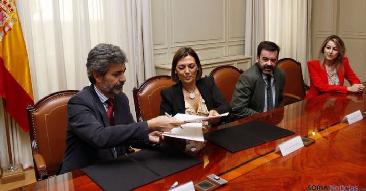 Lermes (izda.) y Marcos, en la firma del acuerdo. / Jta.