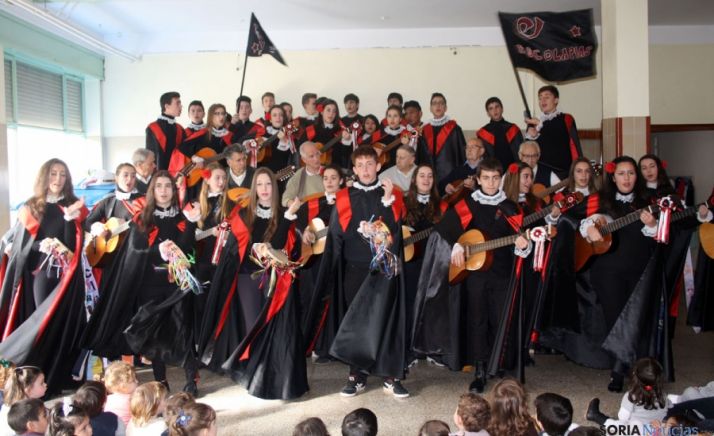 El colegio celebra diversas actividades.