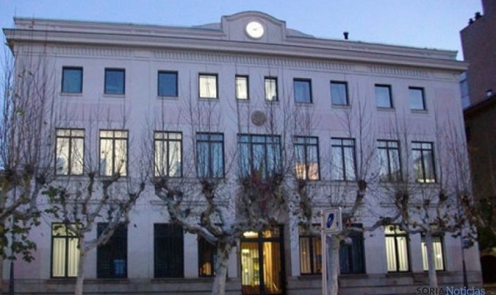 Fachada de Correos en Soria