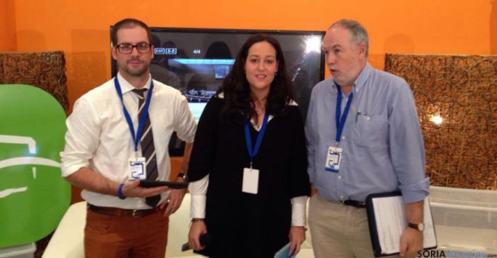 Miriam Martínez, con Sánchez (dcha.) y San Miguel.