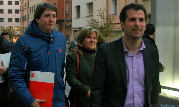 Luis Tudanca, (dcha.), Esther Pérez y Carlos Martínez. / SN