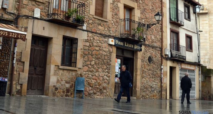 Los propietarios de Vinos Lázaro insisten en conservar el inmueble. / SN