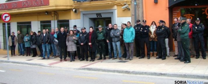 Concentración en la Comisaría de Policía