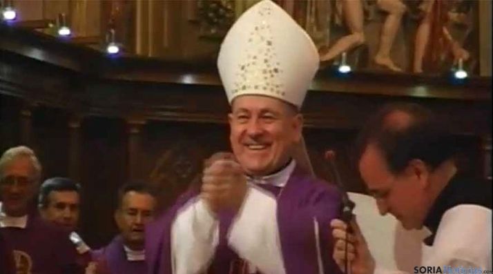 Vicente Jiménez, en su despedida como obispo de Santander. / PopularTV