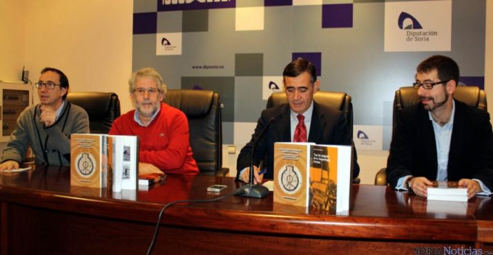 Martínez (izda.), Sánchez Barrera, Pardo y Bermejo en la presentación de los títulos. / Dip.