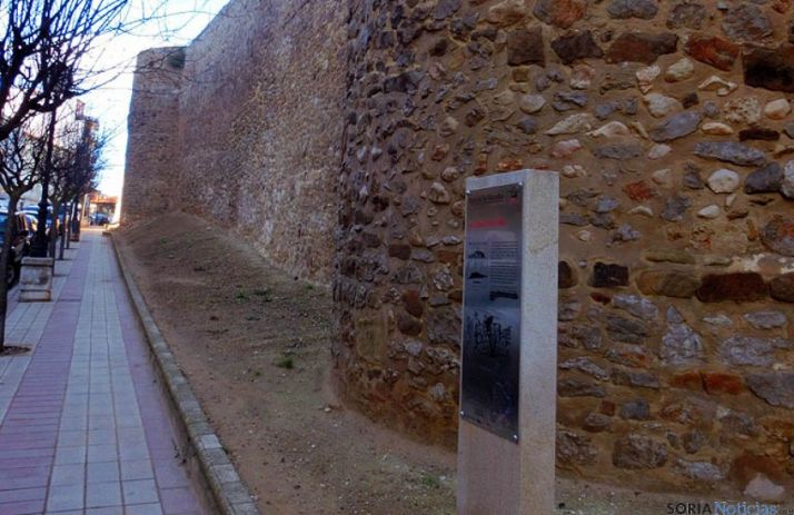 Tramo restuarado de la muralla de Santa Clara.