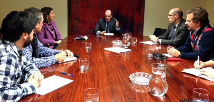 Reunión entre Junta y sindicatos este lunes. / Jta.