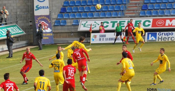 Distintos lances del partido. / SN