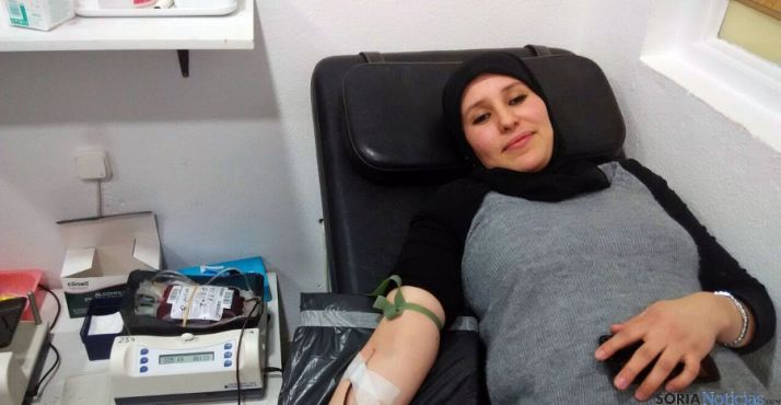 Donaciones de musulmanes en el Santa Bárbara este martes. / SN