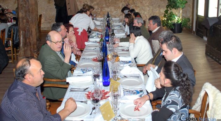 Diversos instantes del banquete inaugural de las Matanzas. / SN
