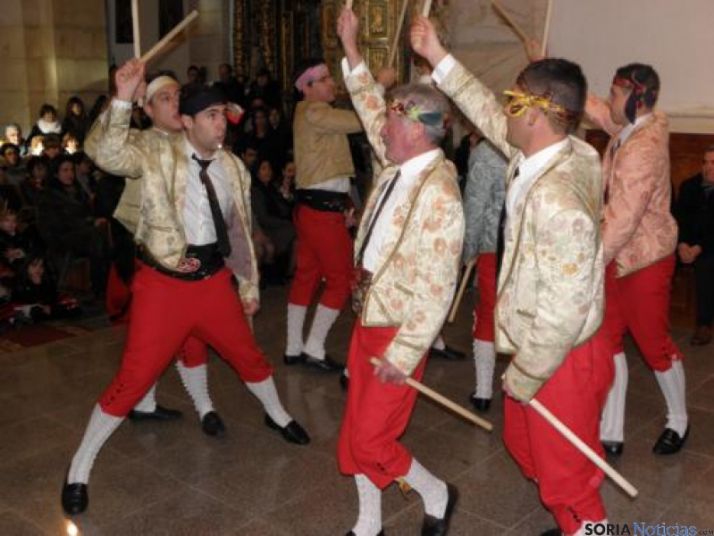 Casarejos culmina dos días de danzas en el marco de la fiesta de la Virgen de la Paz