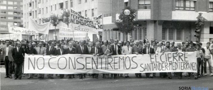 Protesta por el cierre de la línea férrea.