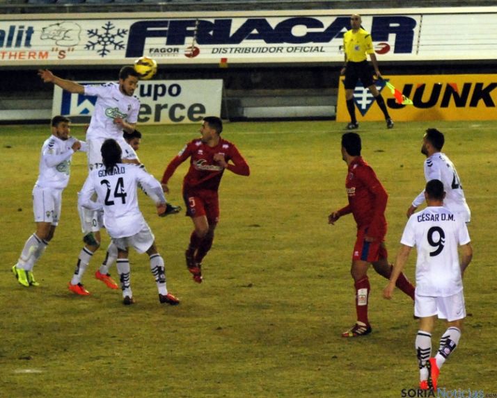 El Numancia no logra la victoria ante el Albacete en un partido sin mayor historia.  / SN