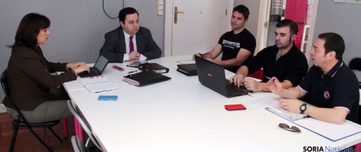 Reunión de UPyD con bomberos profesionales.