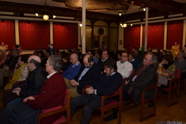 Una de las imágenes del acto de presentación de Libres e Iguales. / SN