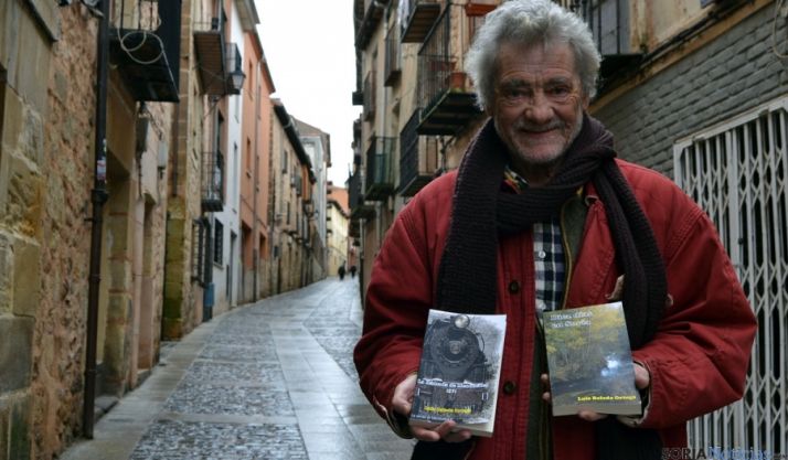Luis Baladá, con las dos novelas. / SN