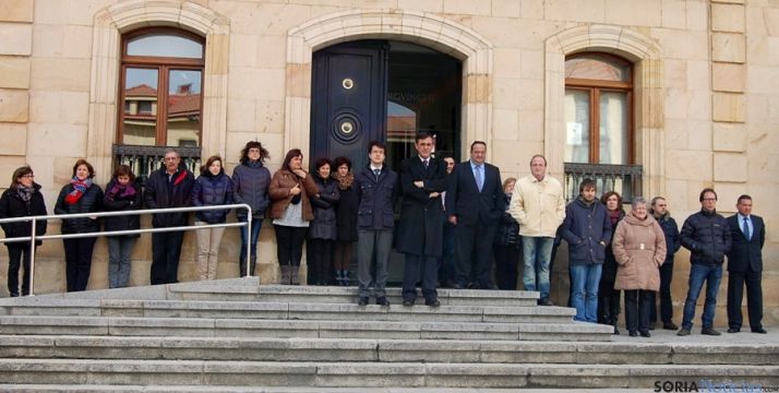 Concentración en la Diputación. / Dip.