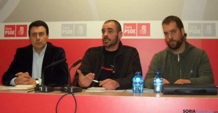 Lavilla (izda.) con miembros de la BRIF. 